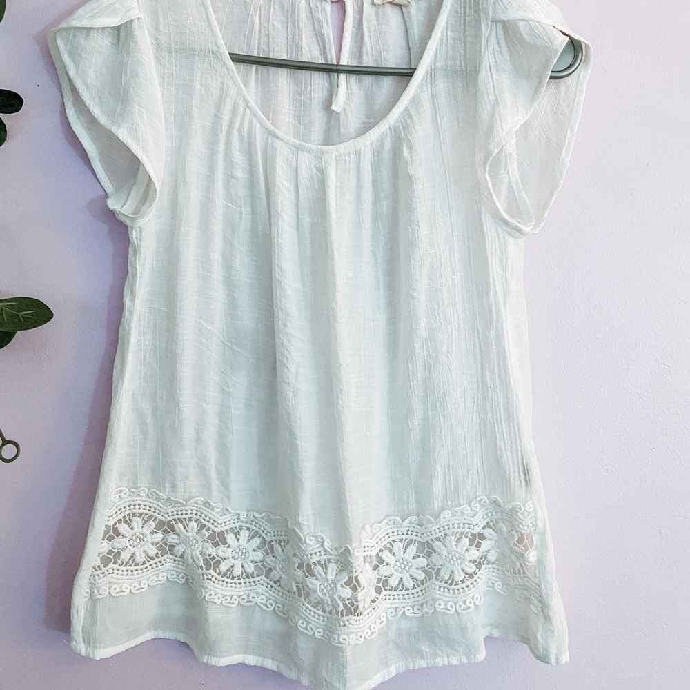 WHITE BLOUSE